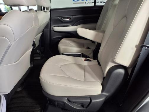 2024 Toyota Grand Highlander Hybrid XLE