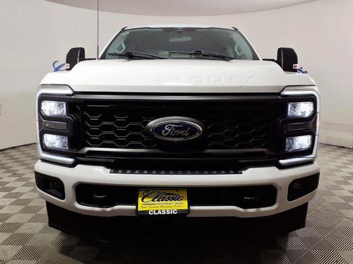 Oxford White 2023 Ford F-250 XL