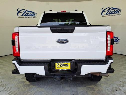 Oxford White 2023 Ford F-250 XL