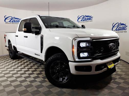 White 2023 Ford F-250 XL