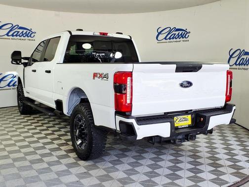 White 2023 Ford F-250 XL