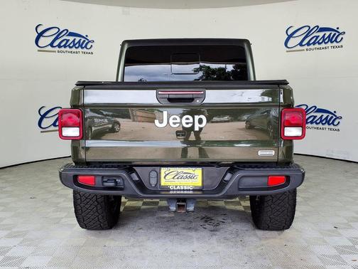 Green 2021 Jeep Gladiator Overland