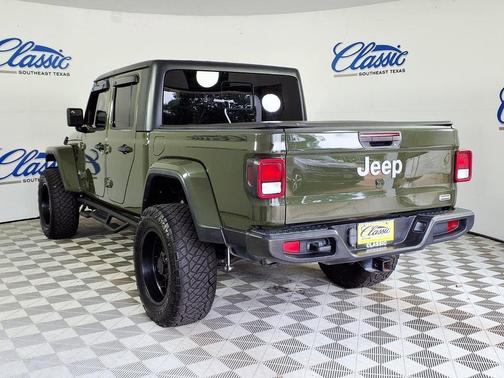 Green 2021 Jeep Gladiator Overland