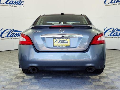Green 2010 Nissan Maxima SV