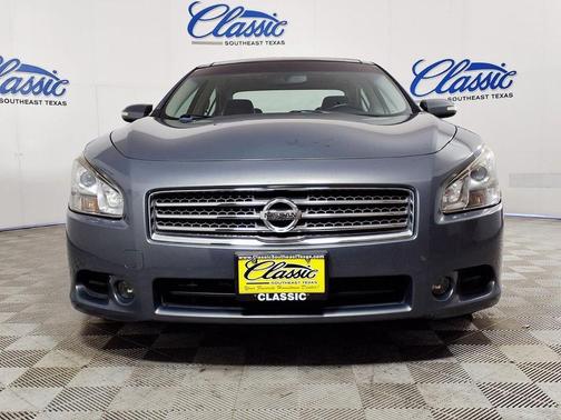 Green 2010 Nissan Maxima SV