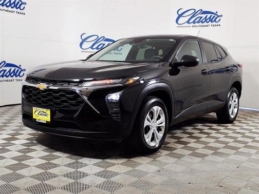 2025 Chevrolet Trax LS