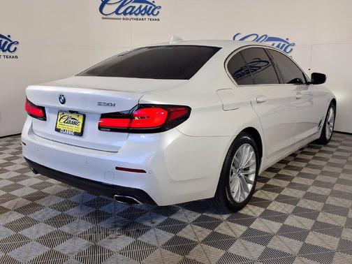 White 2023 BMW 530 i