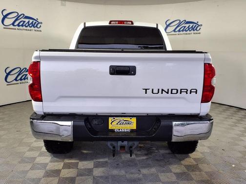 White 2016 Toyota Tundra SR5