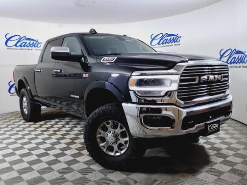 2022 RAM 2500 Laramie Crew Cab 4x4 6'4' Box