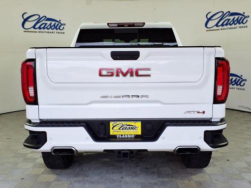 White 2019 GMC Sierra 1500 AT4