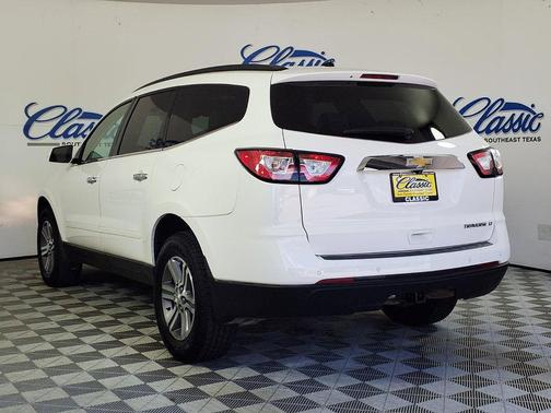 White 2015 Chevrolet Traverse 2LT