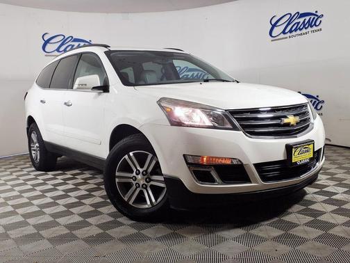White 2015 Chevrolet Traverse 2LT