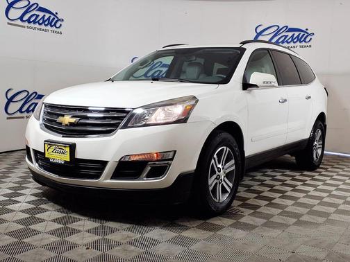 White 2015 Chevrolet Traverse 2LT
