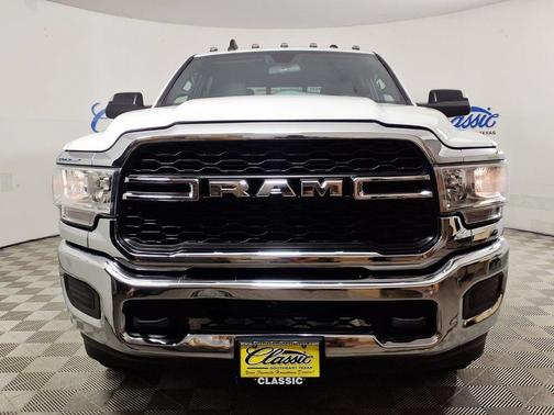 White 2022 RAM 2500 Tradesman Crew Cab 4x4 6'4' Box