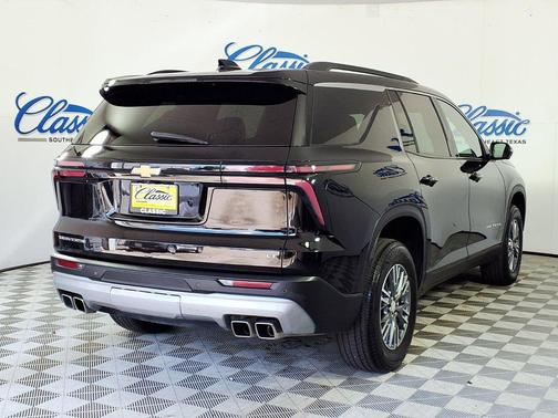 Black 2024 Chevrolet Traverse LT