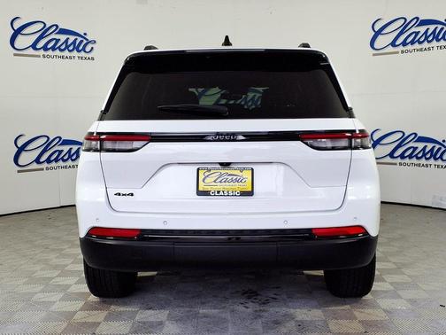 White 2024 Jeep Grand Cherokee Altitude