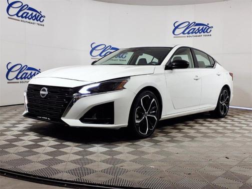 2024 Nissan Altima SR FWD