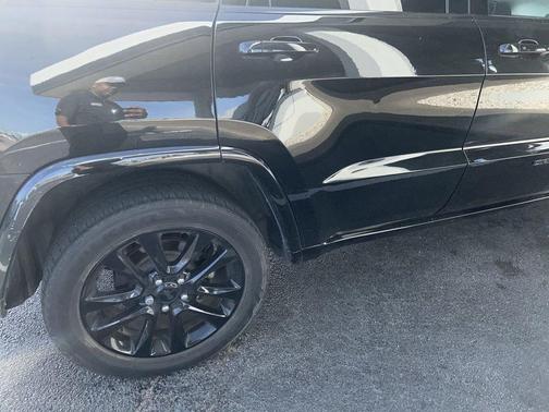 Diamond Black Crystal Pearlcoat 2020 Jeep Grand Cherokee Altitude