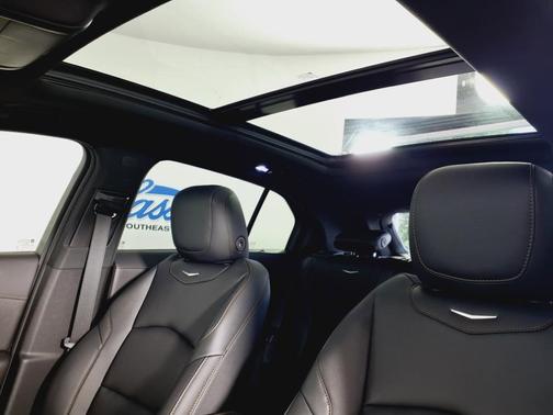 2023 Cadillac XT4 Sport