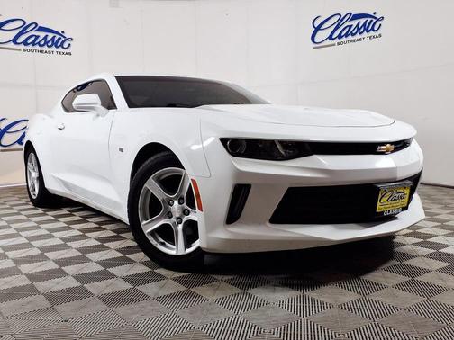 White 2016 Chevrolet Camaro 1LT