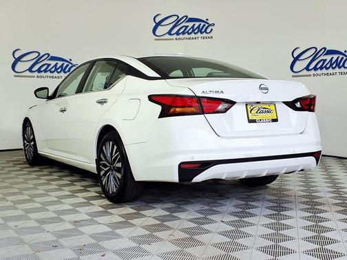 White 2025 Nissan Altima SV FWD