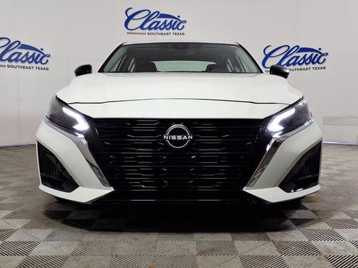 White 2025 Nissan Altima SV FWD