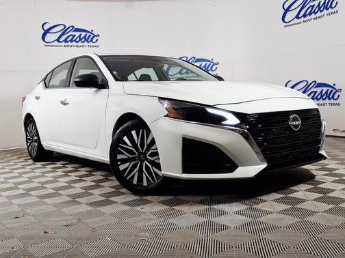 White 2025 Nissan Altima SV FWD