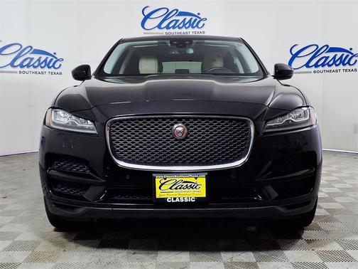 2017 Jaguar F-PACE 35t Prestige