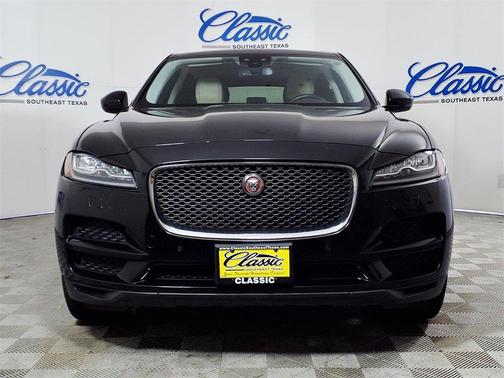 2017 Jaguar F-PACE 35t Prestige