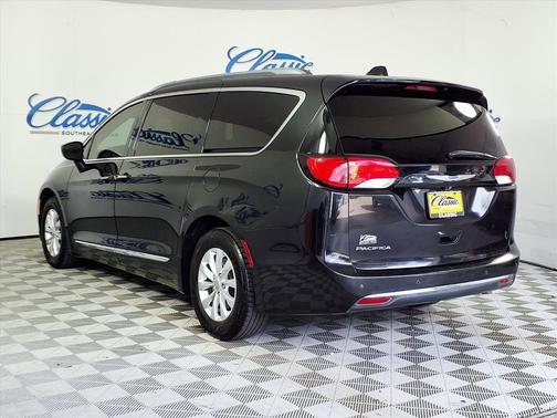 2018 Chrysler Pacifica Touring-L