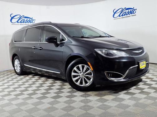 2018 Chrysler Pacifica Touring-L