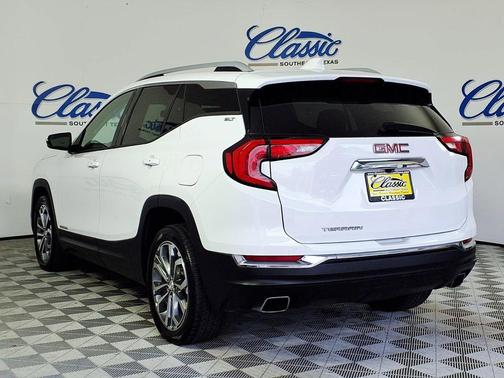 White 2019 GMC Terrain SLT