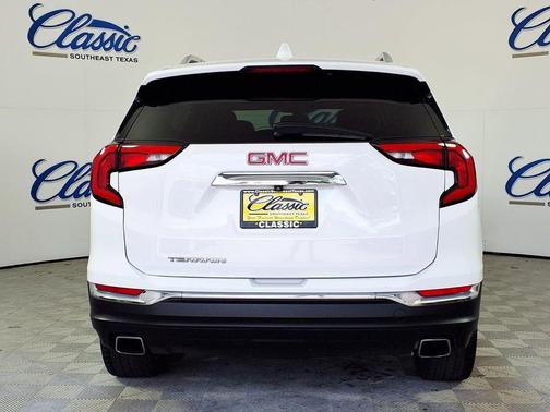 White 2019 GMC Terrain SLT
