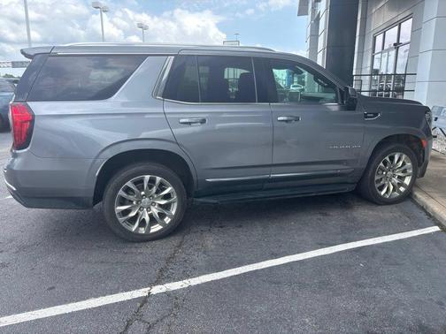 Gray 2022 GMC Yukon SLT