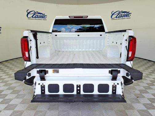 White 2025 GMC Sierra 1500 SLT
