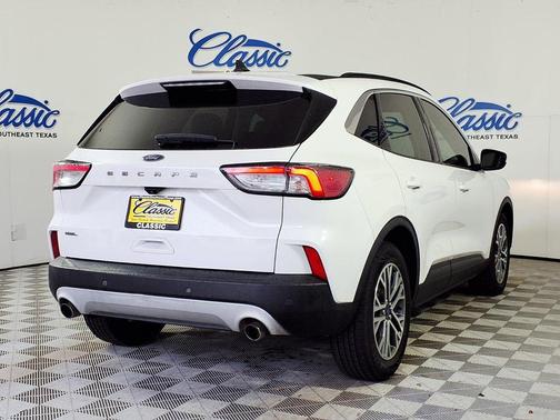 White 2021 Ford Escape SEL