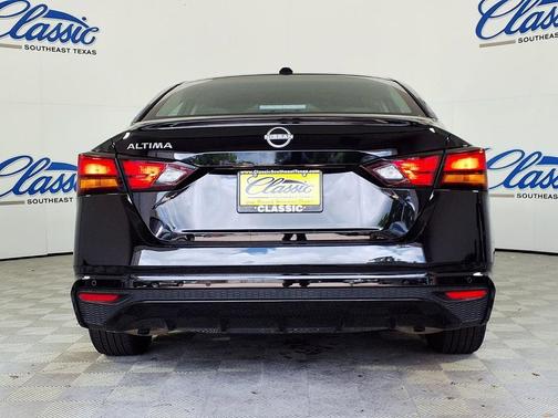 Black 2025 Nissan Altima SV FWD