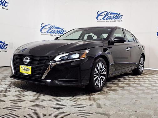 Black 2025 Nissan Altima SV FWD
