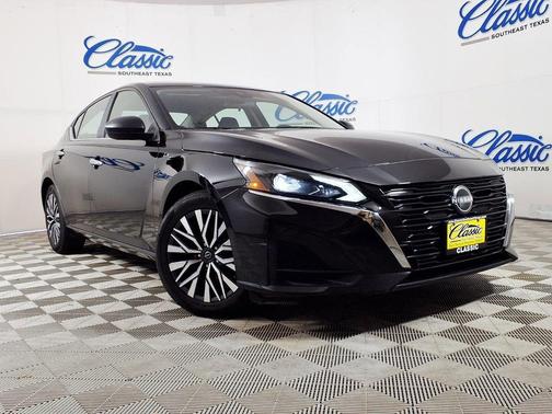 Black 2025 Nissan Altima SV FWD