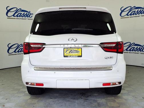 White 2019 INFINITI QX80 Luxe