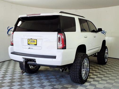 White 2016 GMC Yukon SLE