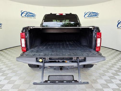 Black 2020 Ford F-250 Lariat