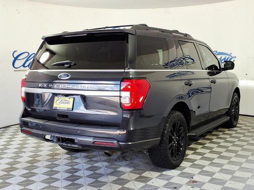 Gray 2022 Ford Expedition XLT