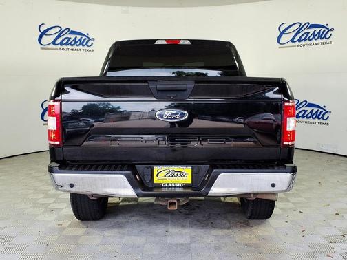 Black 2018 Ford F-150 XLT