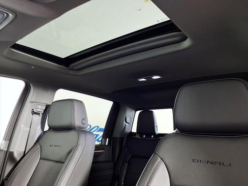 2025 GMC Sierra 2500 Denali