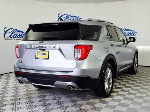 Silver 2023 Ford Explorer Limited