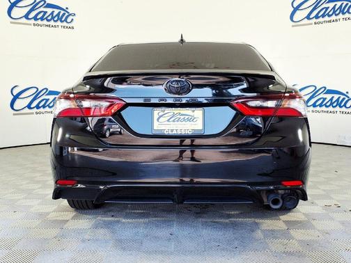 Black 2024 Toyota Camry SE