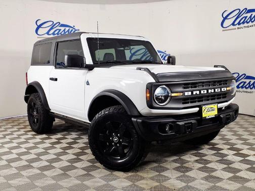 White 2024 Ford Bronco Black Diamond