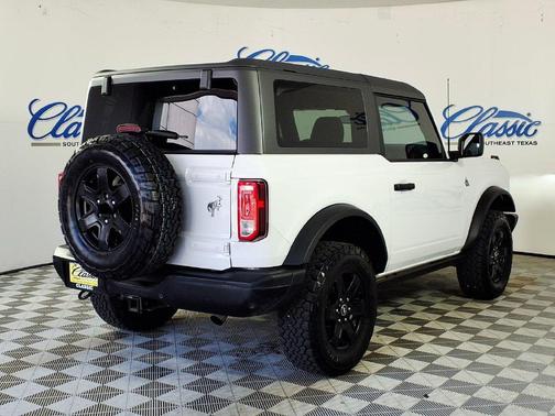 White 2024 Ford Bronco Black Diamond