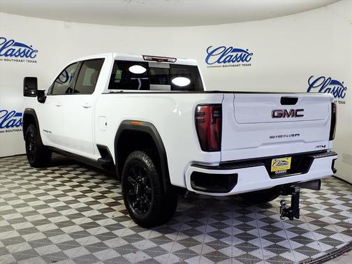 2024 GMC Sierra 2500 AT4